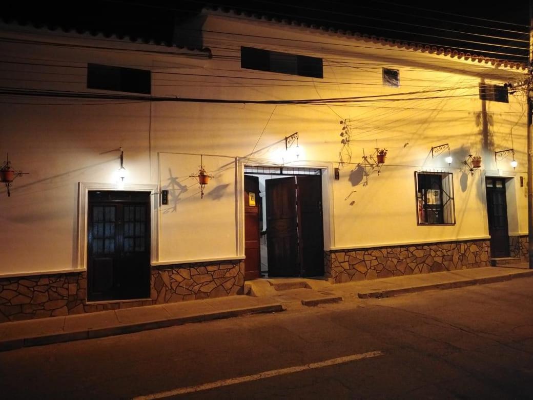 Hospedaje Ajayu Sucre Esterno foto
